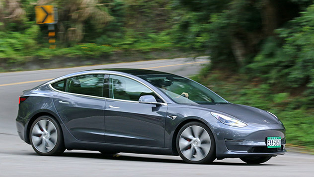 《Tesla》在台銷售再創新高 《Model 3》3月掛牌數突破1,200輛